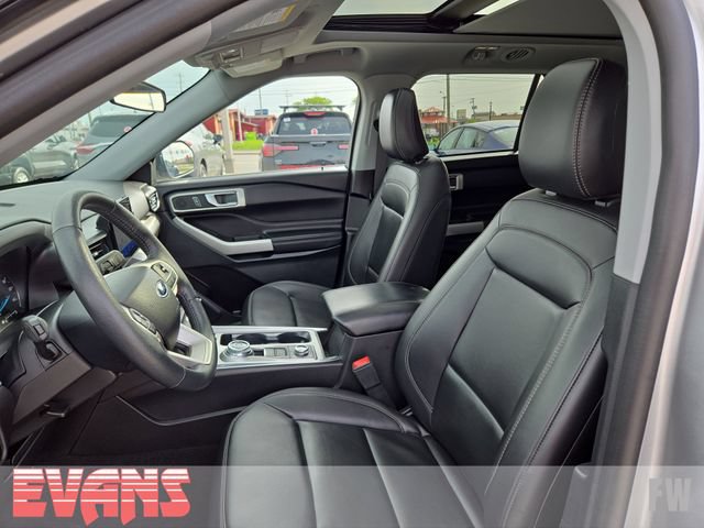 Used 2023 Ford Explorer XLT w/ Equipment Group 202A AWD/4WD image 20