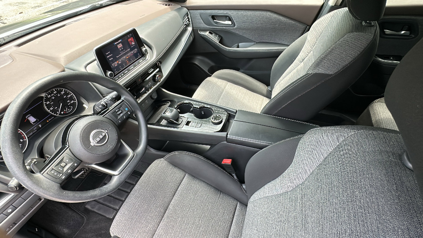 Certified 2022 Nissan Rogue SV image 20
