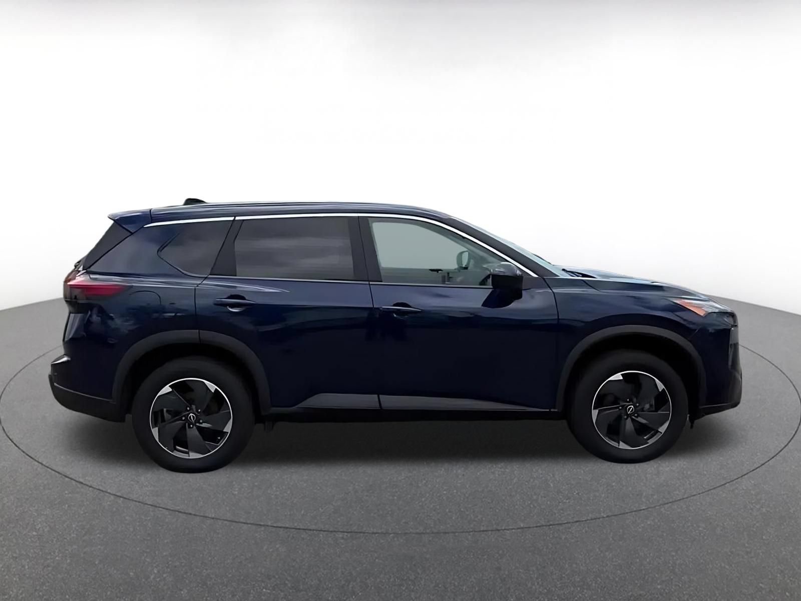 Used 2025 Nissan Rogue SV AWD/4WD image 15