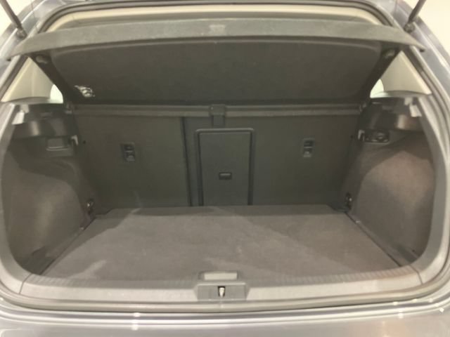 Used 2015 Volkswagen Golf S FWD image 38