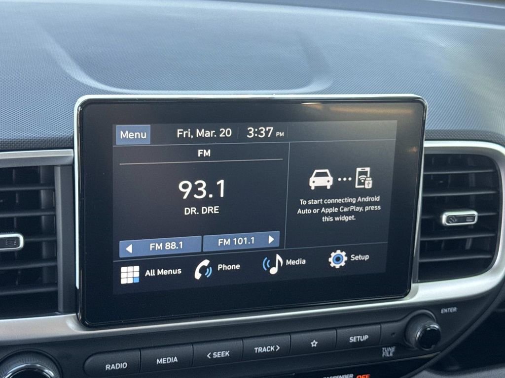 Certified 2025 Hyundai Venue SEL image 8