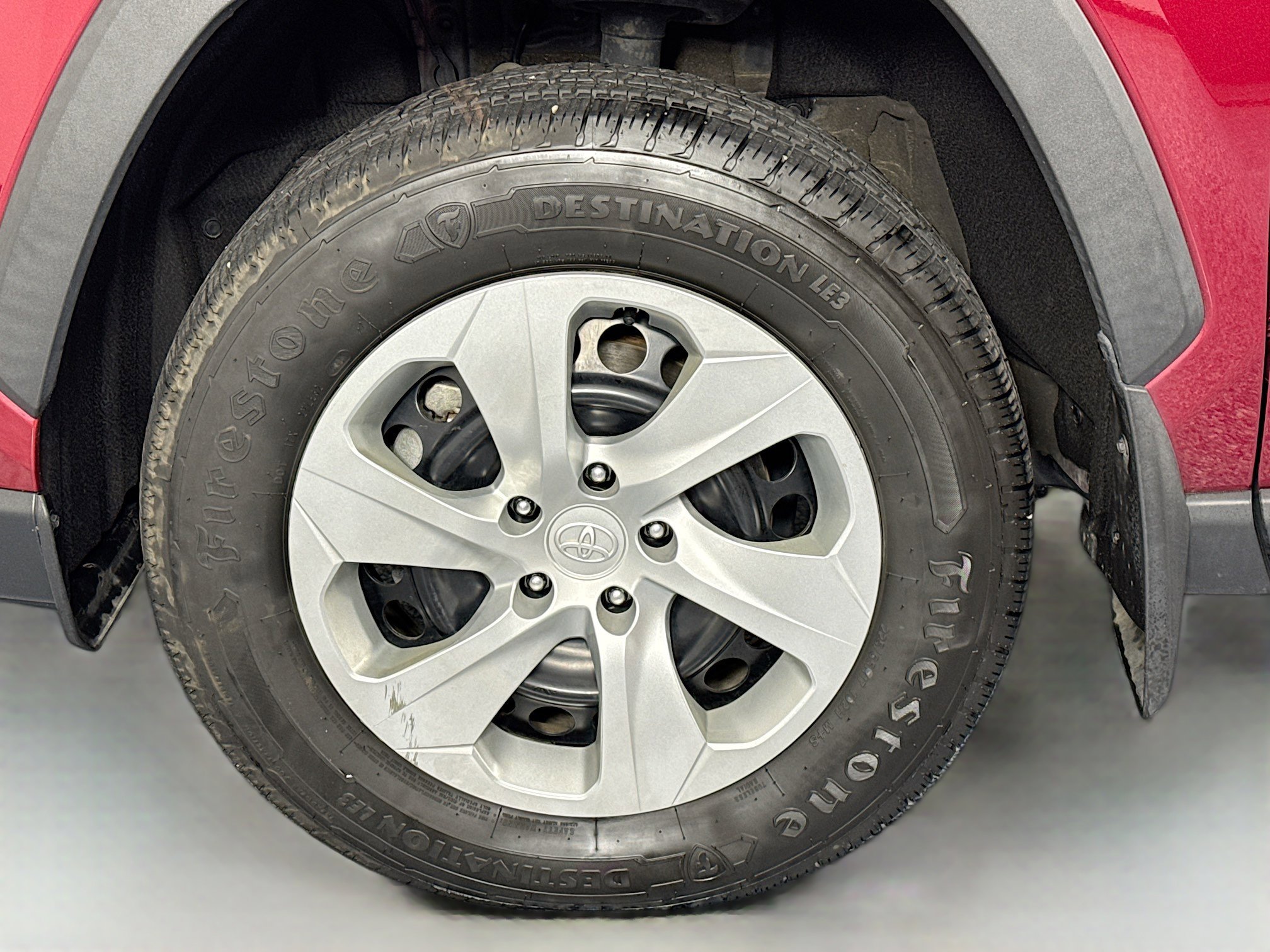 Used 2021 Toyota RAV4 LE image 28