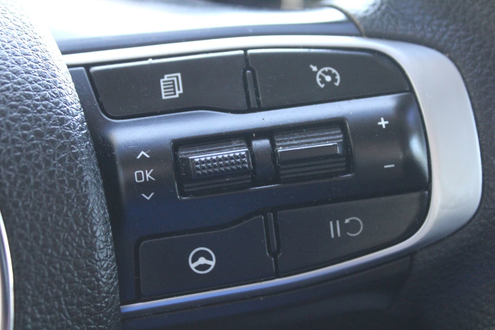Used 2021 Kia K5 LXS FWD image 29