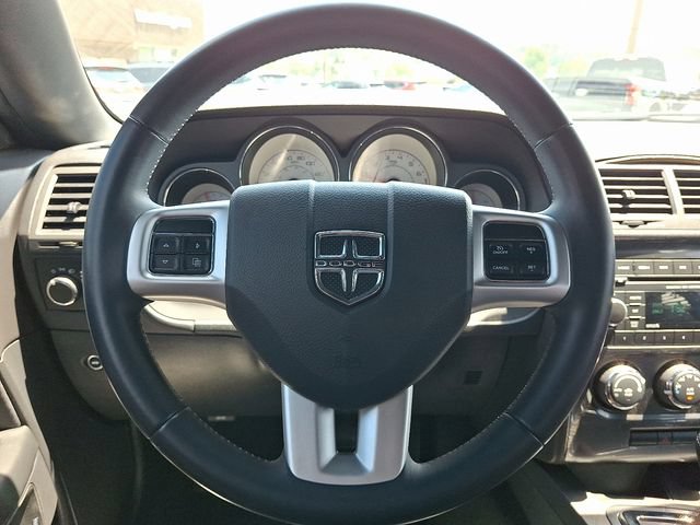 Used 2014 Dodge Challenger SXT RWD image 17