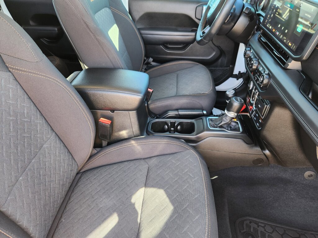 Used 2024 Jeep Gladiator Mojave w/ Safety Group AWD/4WD image 13