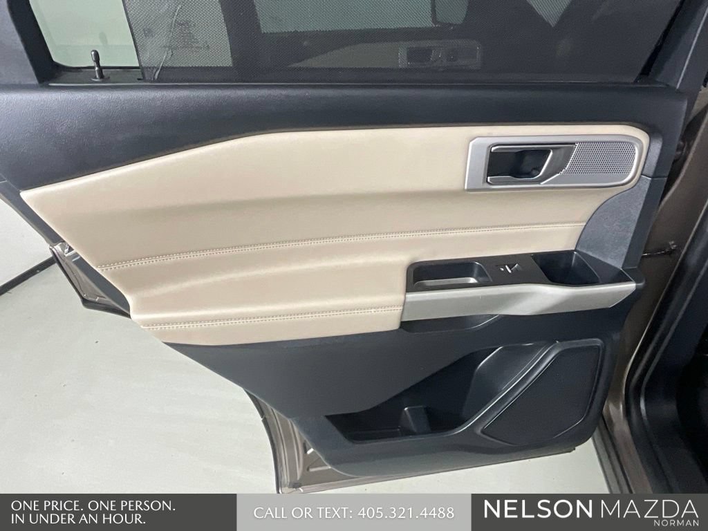 Used 2021 Ford Explorer Limited w/ Equipment Group 301A AWD/4WD image 18
