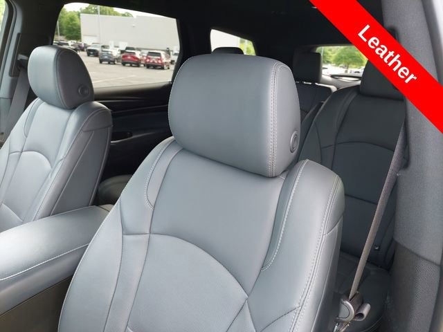 Used 2023 Buick Enclave Essence FWD image 6