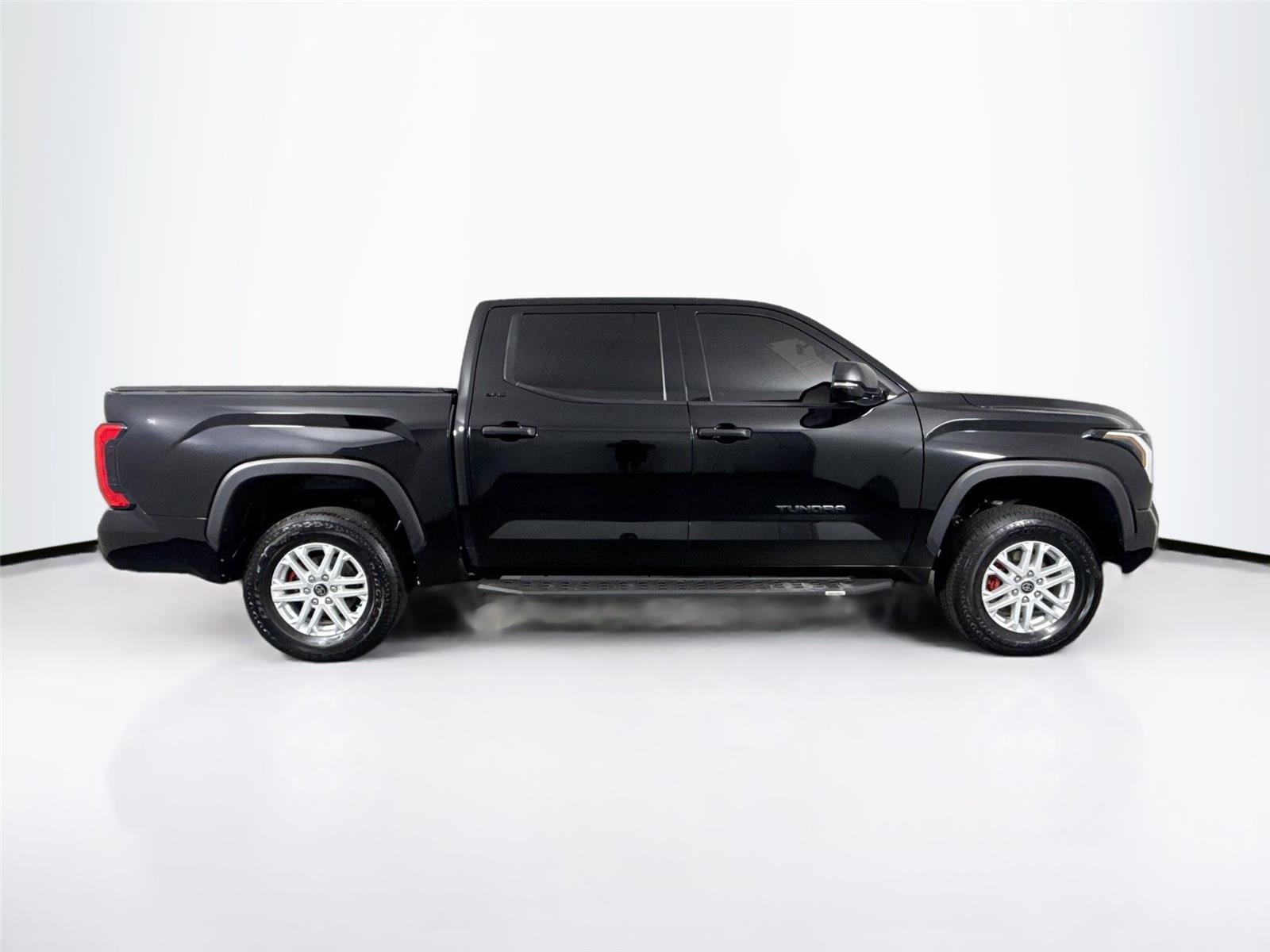 Used 2023 Toyota Tundra SR5 w/ SR5 Convenience Package AWD/4WD image 10