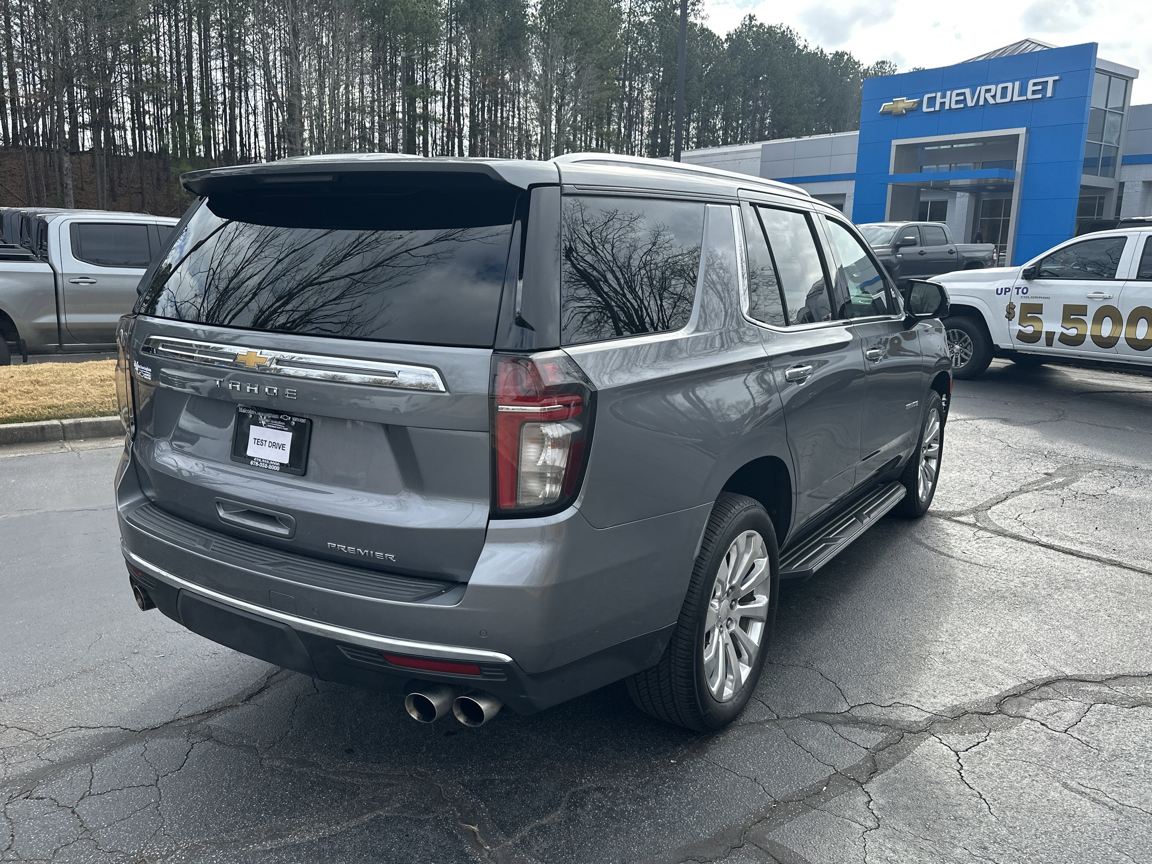 Used 2021 Chevrolet Tahoe Premier w/ Premium Package image 5