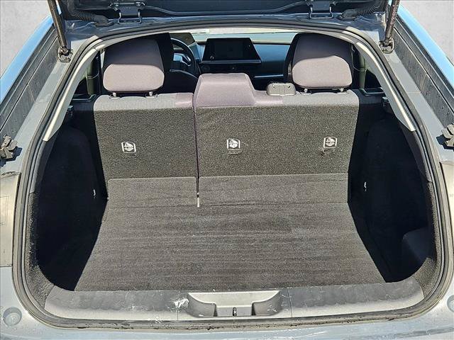 Used 2023 Toyota Prius LE FWD image 6