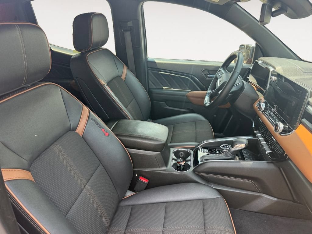Used 2024 GMC Canyon AT4 w/ Canyon Safety Plus Package AWD/4WD image 15