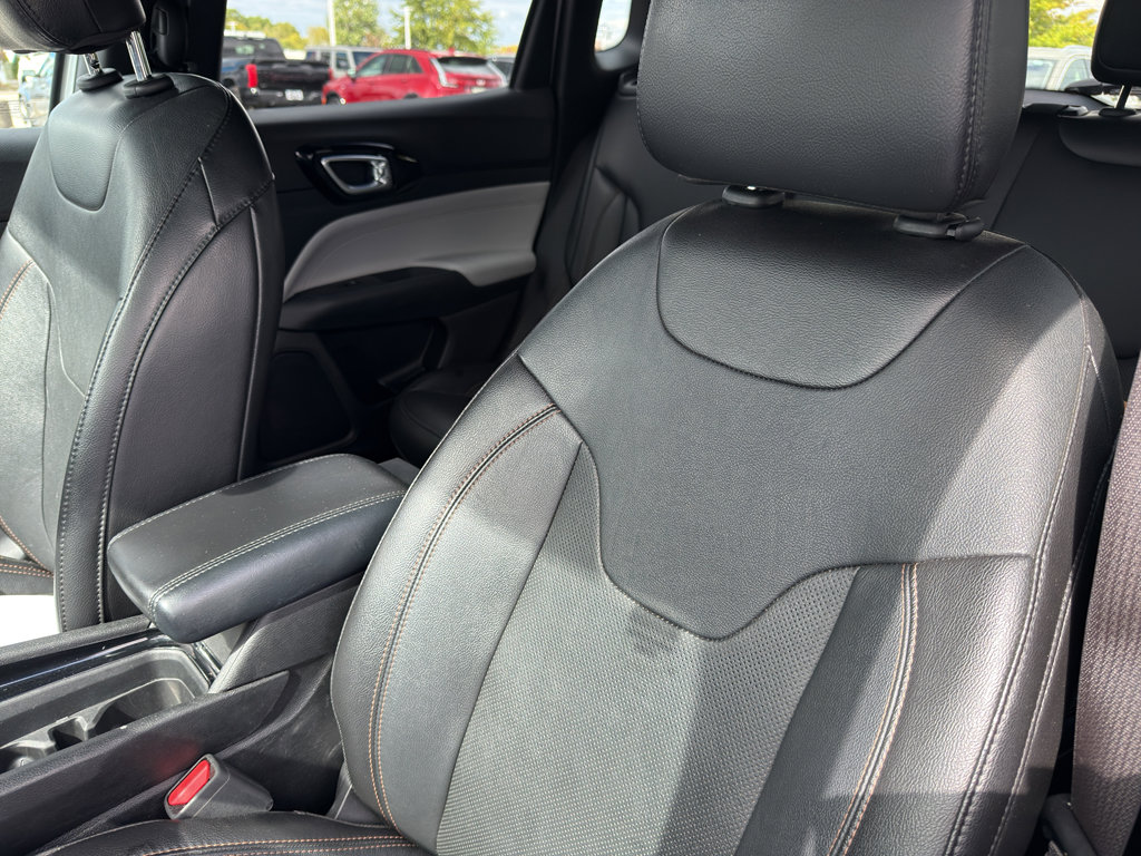 Used 2023 Jeep Compass Limited image 13