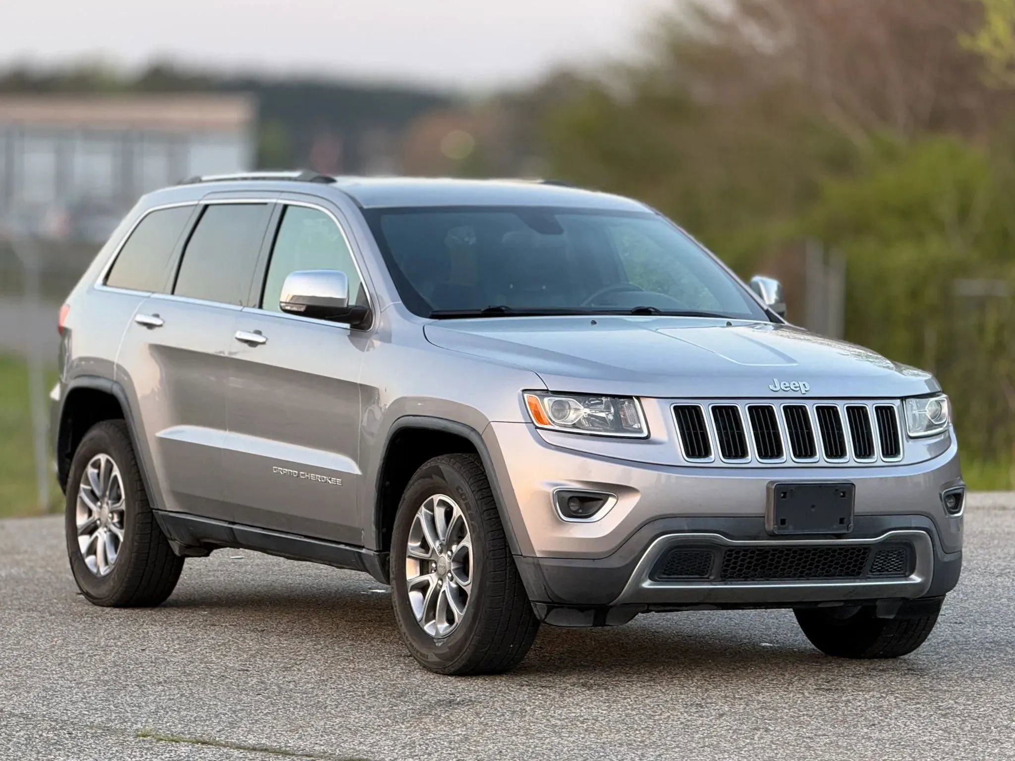 Used 2014 Jeep Grand Cherokee Limited w/ Trailer Tow Group IV image 1