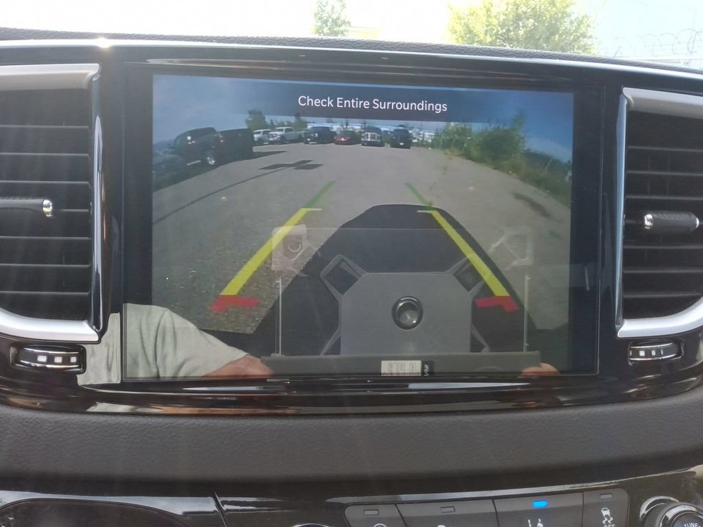 Certified 2023 Chrysler Pacifica Touring-L FWD image 16