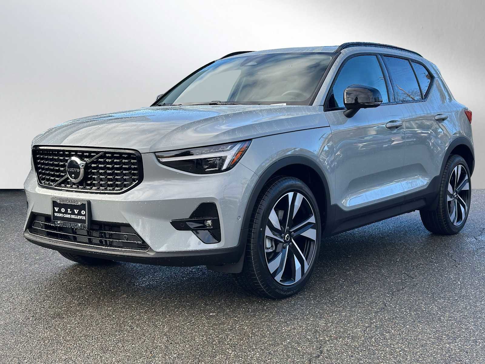 New 2026 Volvo XC40 B5 Ultra w/ Climate Package image 7