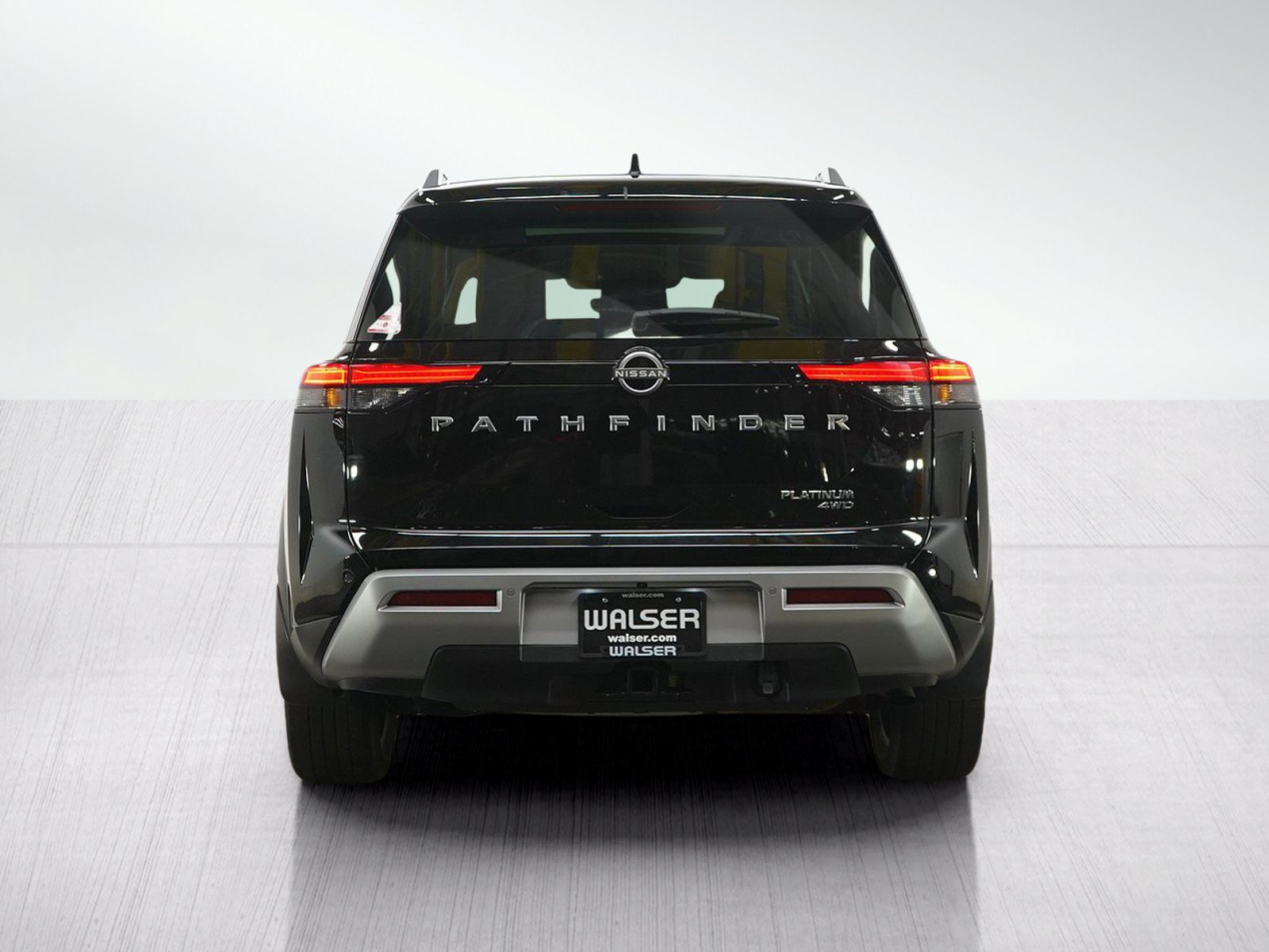 Used 2024 Nissan Pathfinder Platinum AWD/4WD image 4