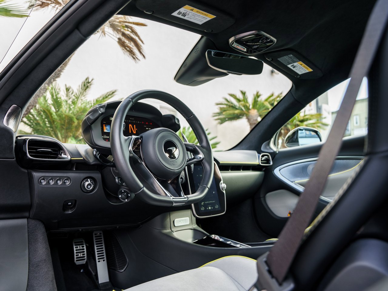 Used 2023 McLaren Artura image 7