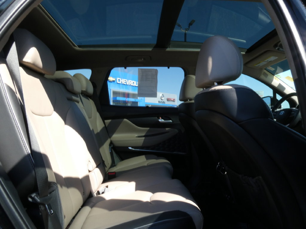 Used 2023 Hyundai Santa Fe Limited AWD/4WD image 16
