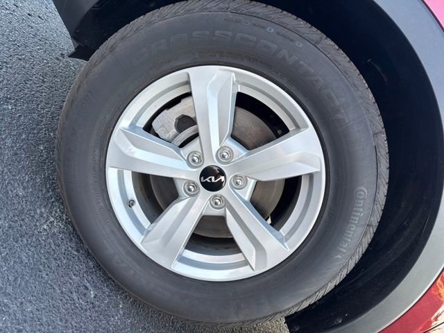Used 2025 Kia Sorento LX image 31
