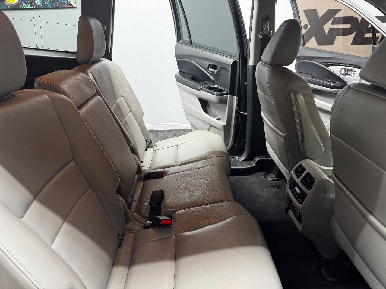 Used 2017 Honda Pilot Touring image 47
