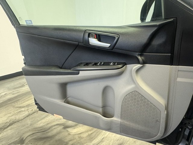 Used 2012 Toyota Camry LE FWD image 13