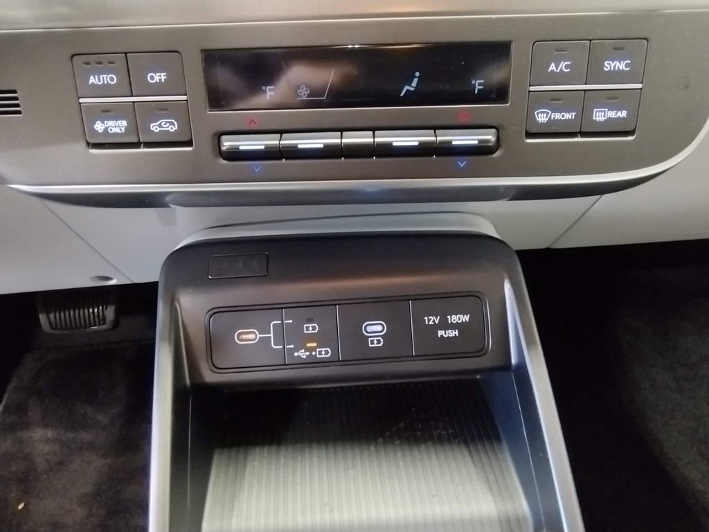 Certified 2024 Hyundai Kona SEL FWD image 33
