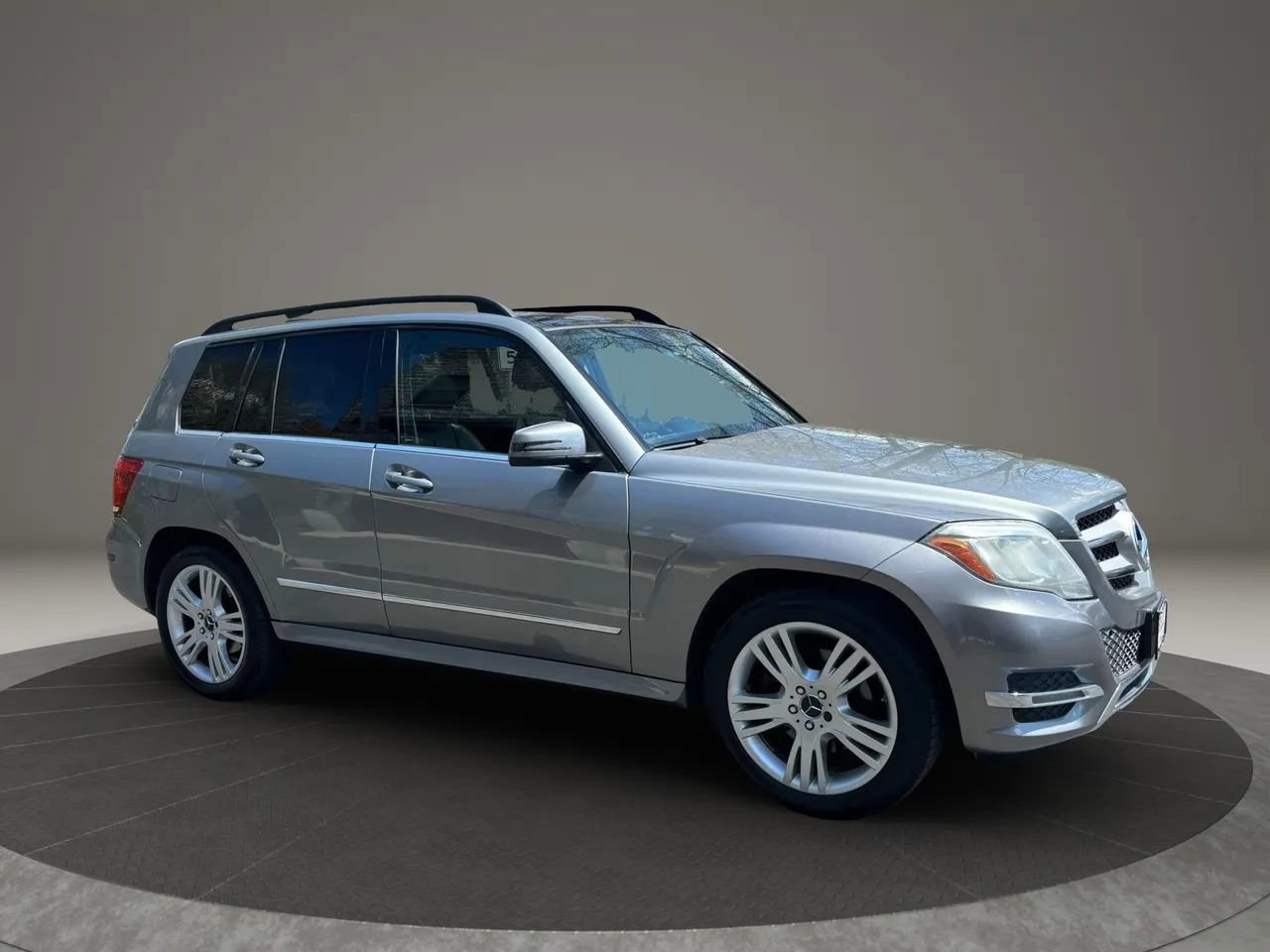 Used 2013 Mercedes-Benz GLK 350 4MATIC image 4
