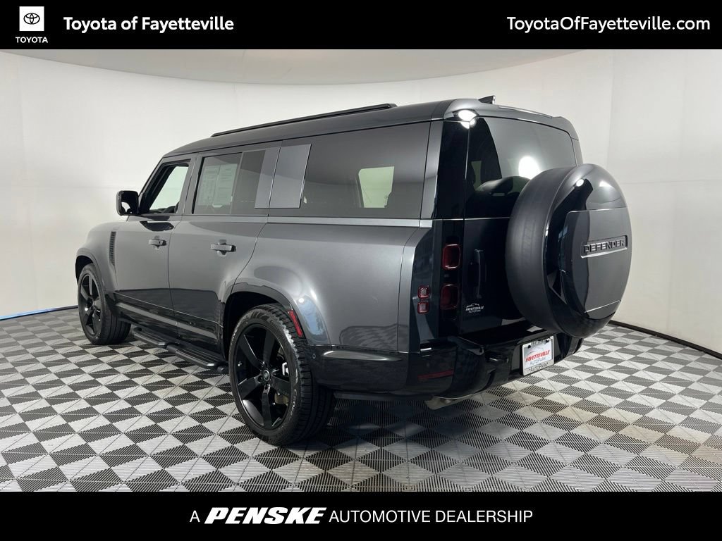 Used 2025 Land Rover Defender 130 X-Dynamic SE AWD/4WD image 3