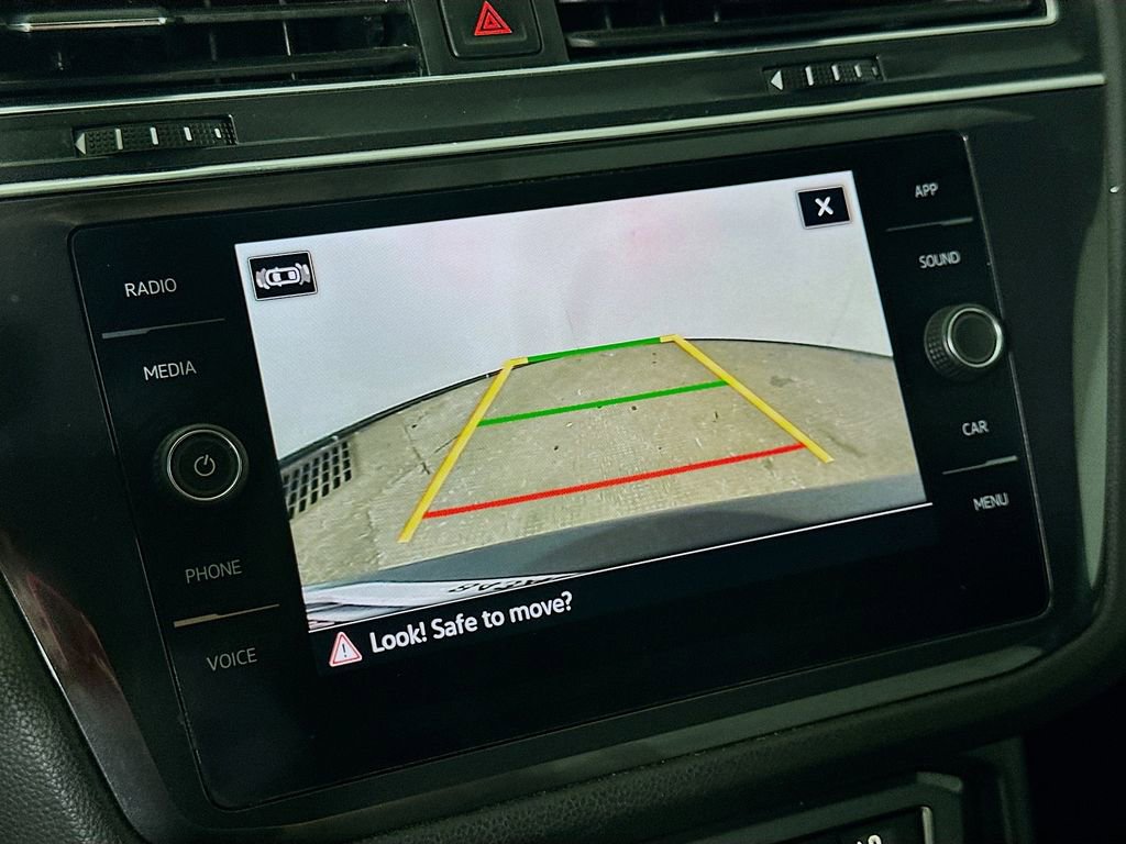 Used 2021 Volkswagen Tiguan SE R-Line image 10