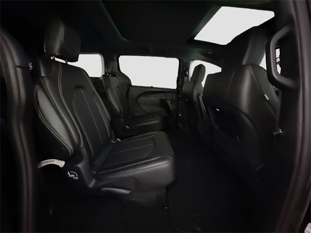 New 2026 Chrysler Pacifica Select image 32