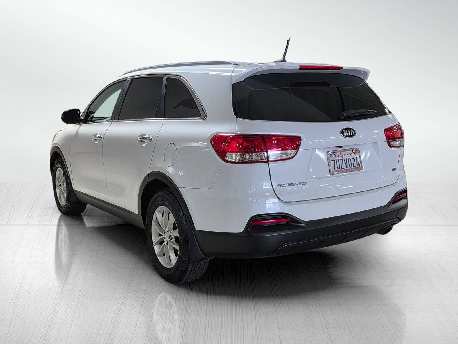 Used 2017 Kia Sorento LX FWD image 5