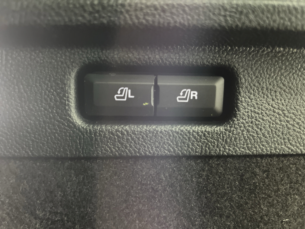 Used 2024 Lincoln Corsair Grand Touring w/ Equipment Group 301A AWD/4WD image 17