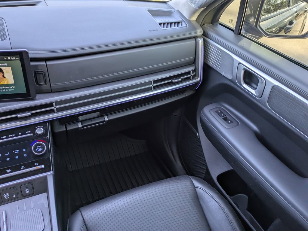 Certified 2025 Hyundai Santa Fe Limited FWD image 17