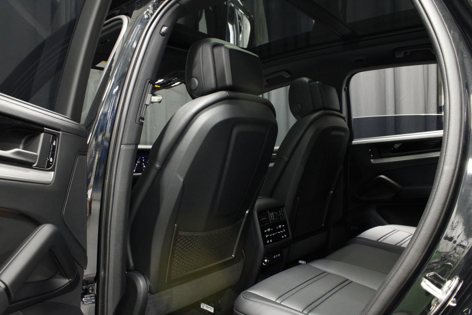 New 2026 Porsche Cayenne S AWD/4WD image 18