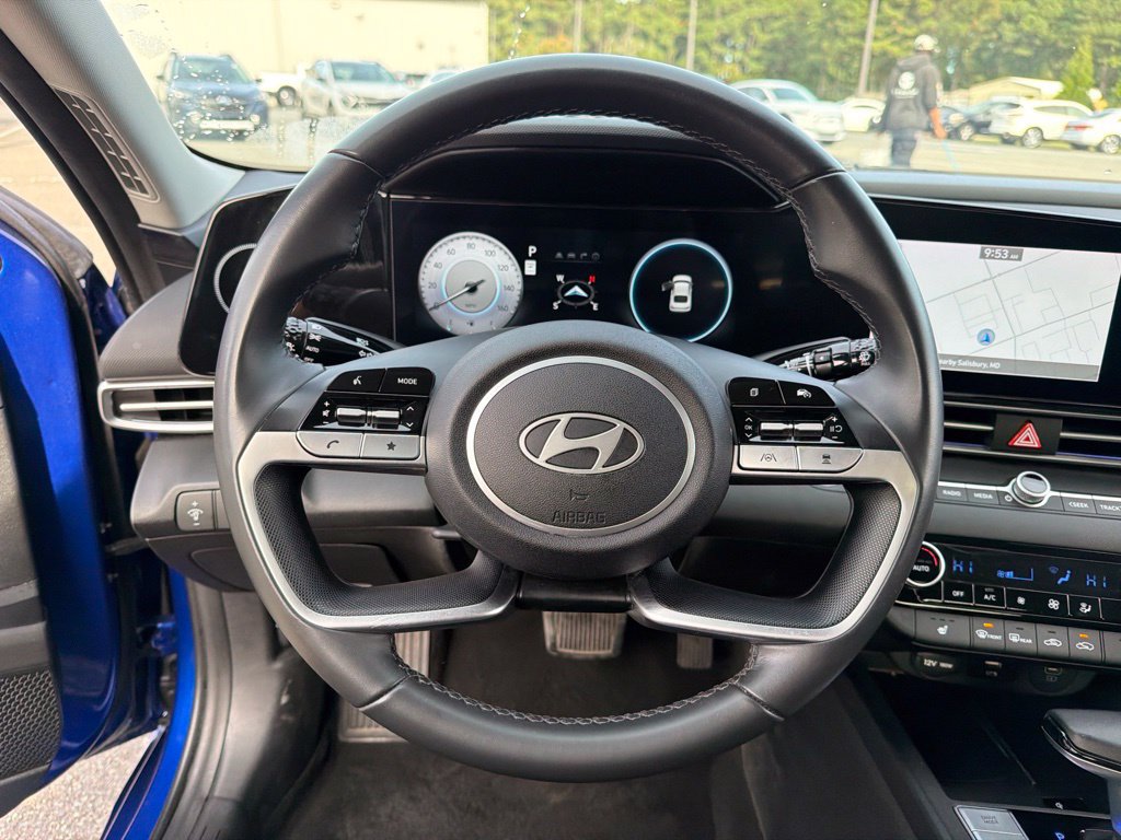 Used 2025 Hyundai Elantra SEL FWD image 15