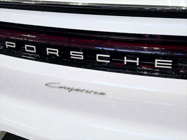 Used 2024 Porsche Cayenne Coupe image 13