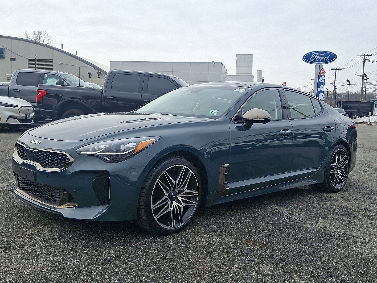 Used 2023 Kia Stinger GT2 image 1