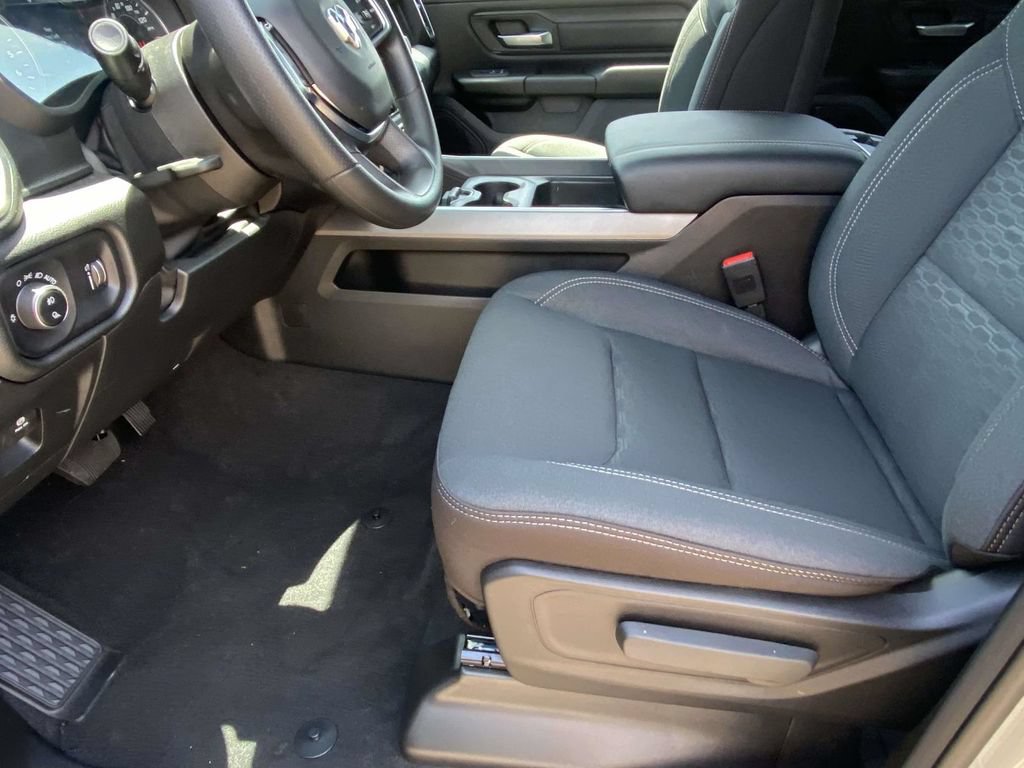 New 2026 RAM 1500 Express AWD/4WD image 41