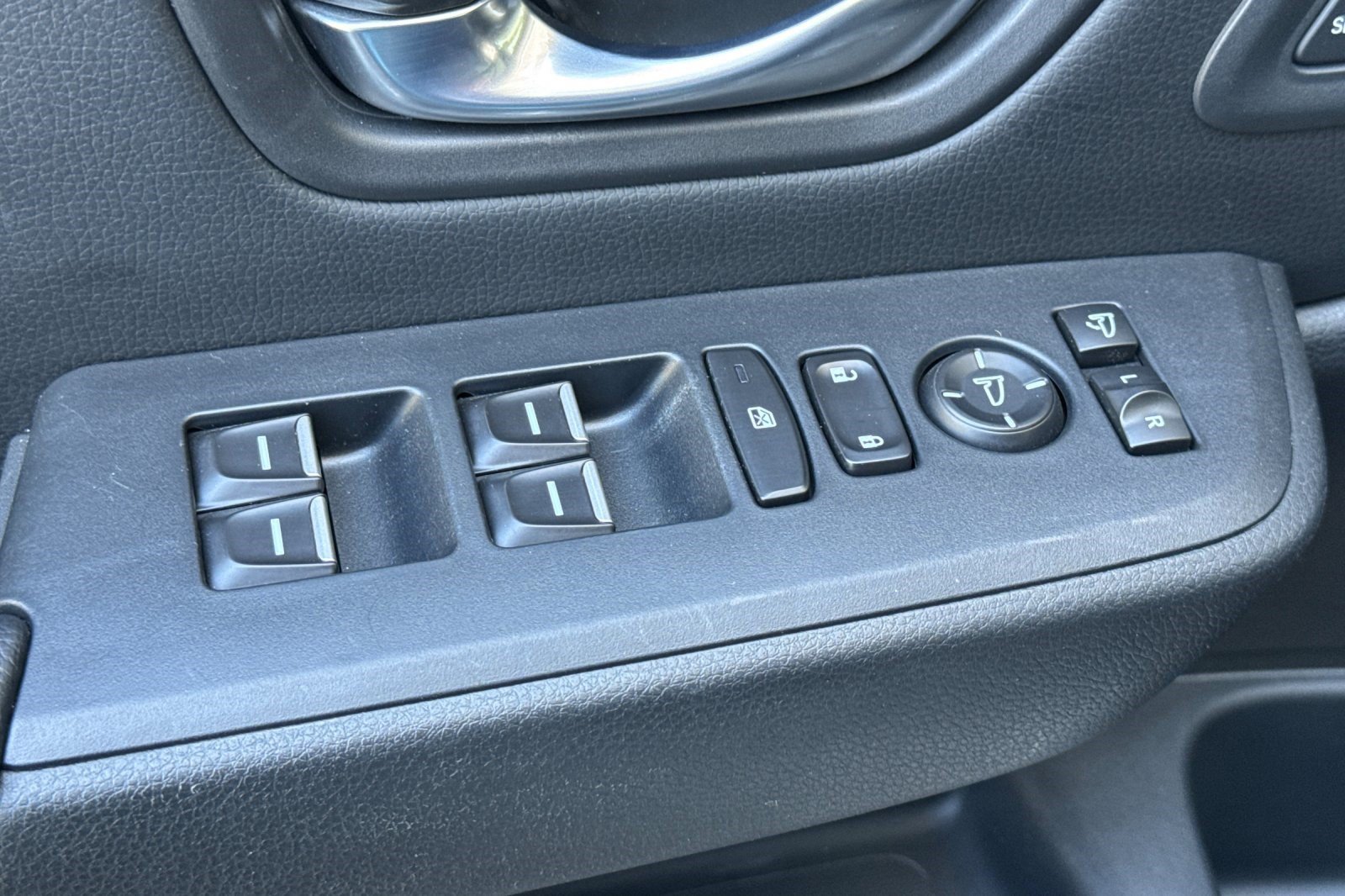 Used 2025 Honda Pilot Black Edition image 14