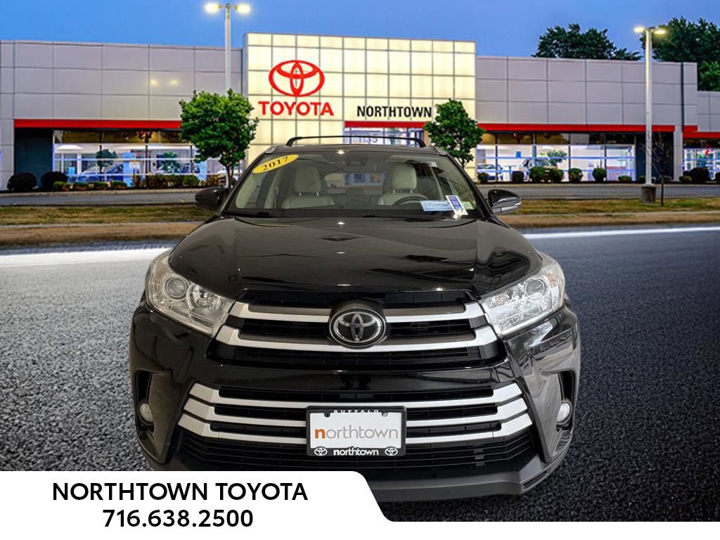 Used 2017 Toyota Highlander XLE AWD/4WD image 5