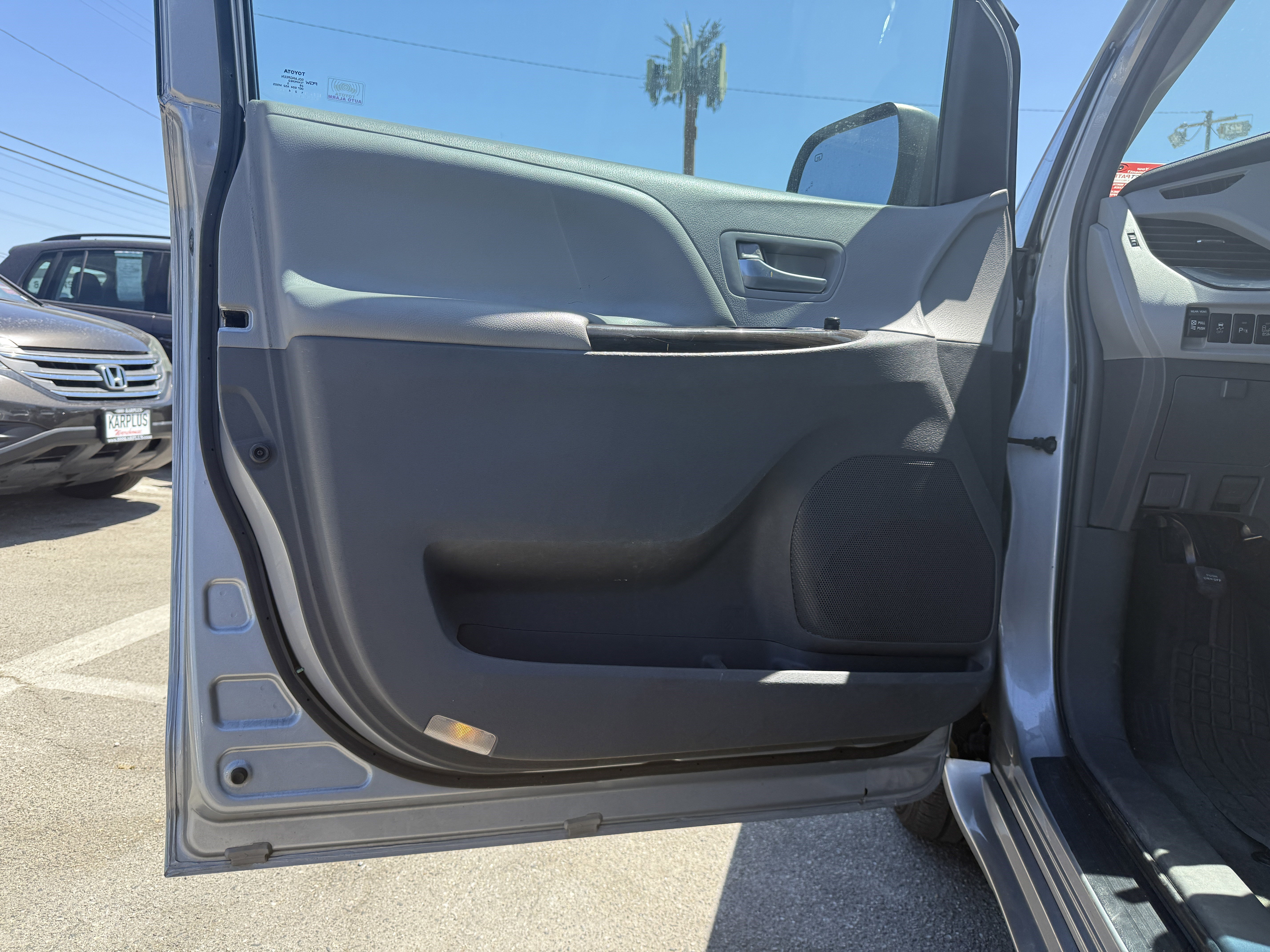 Used 2015 Toyota Sienna XLE w/ XLE Navigation Package image 15