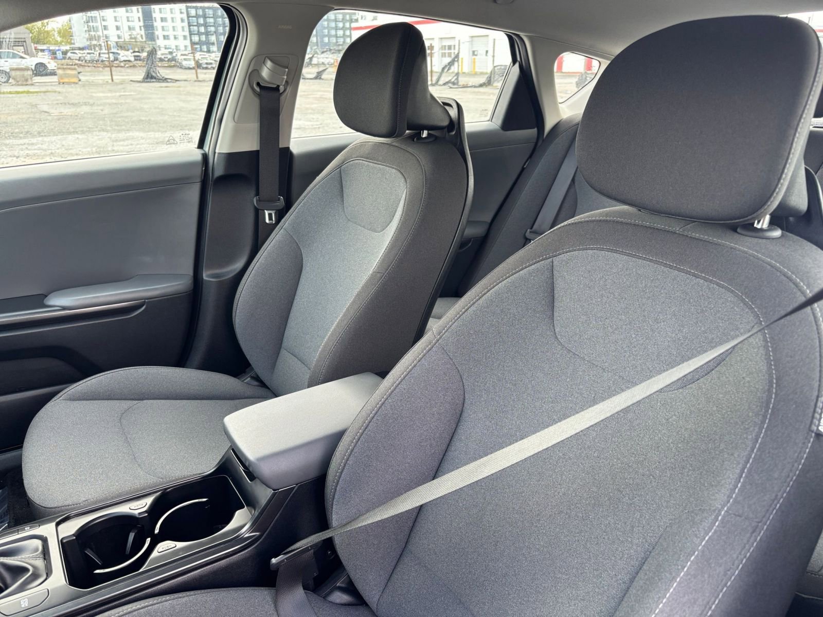 Used 2025 Kia K4 FWD image 32