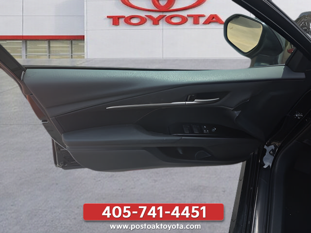 Used 2025 Toyota Camry LE FWD image 11