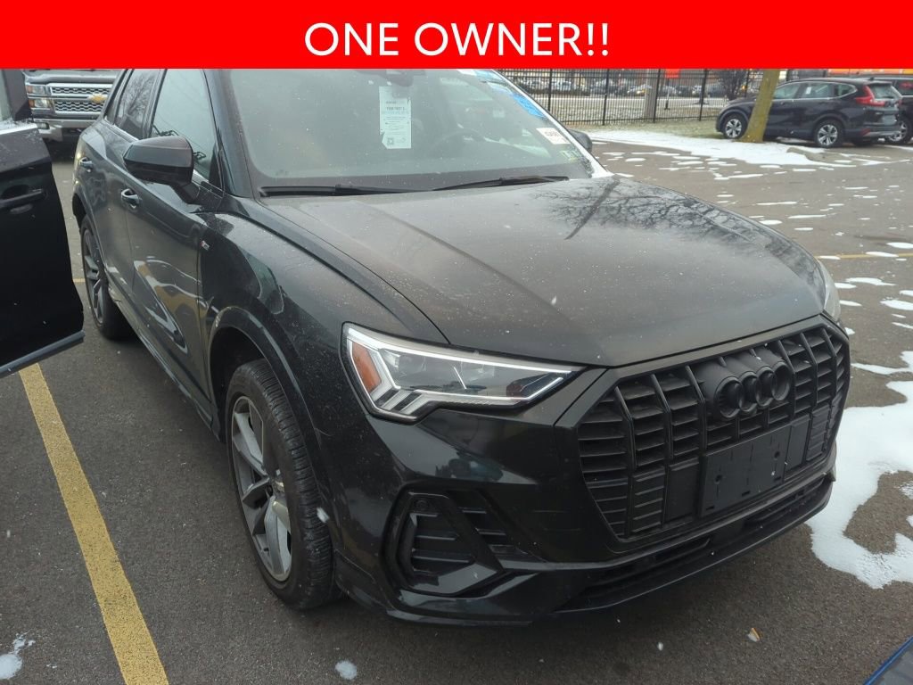 Used 2022 Audi Q3 2.0T Premium Plus w/ Premium Plus Package image 3