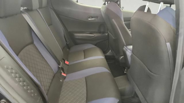 Used 2021 Toyota C-HR XLE FWD image 21