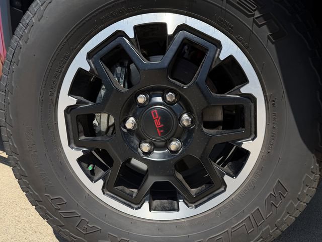 Certified 2025 Toyota Tacoma TRD Off-Road image 11