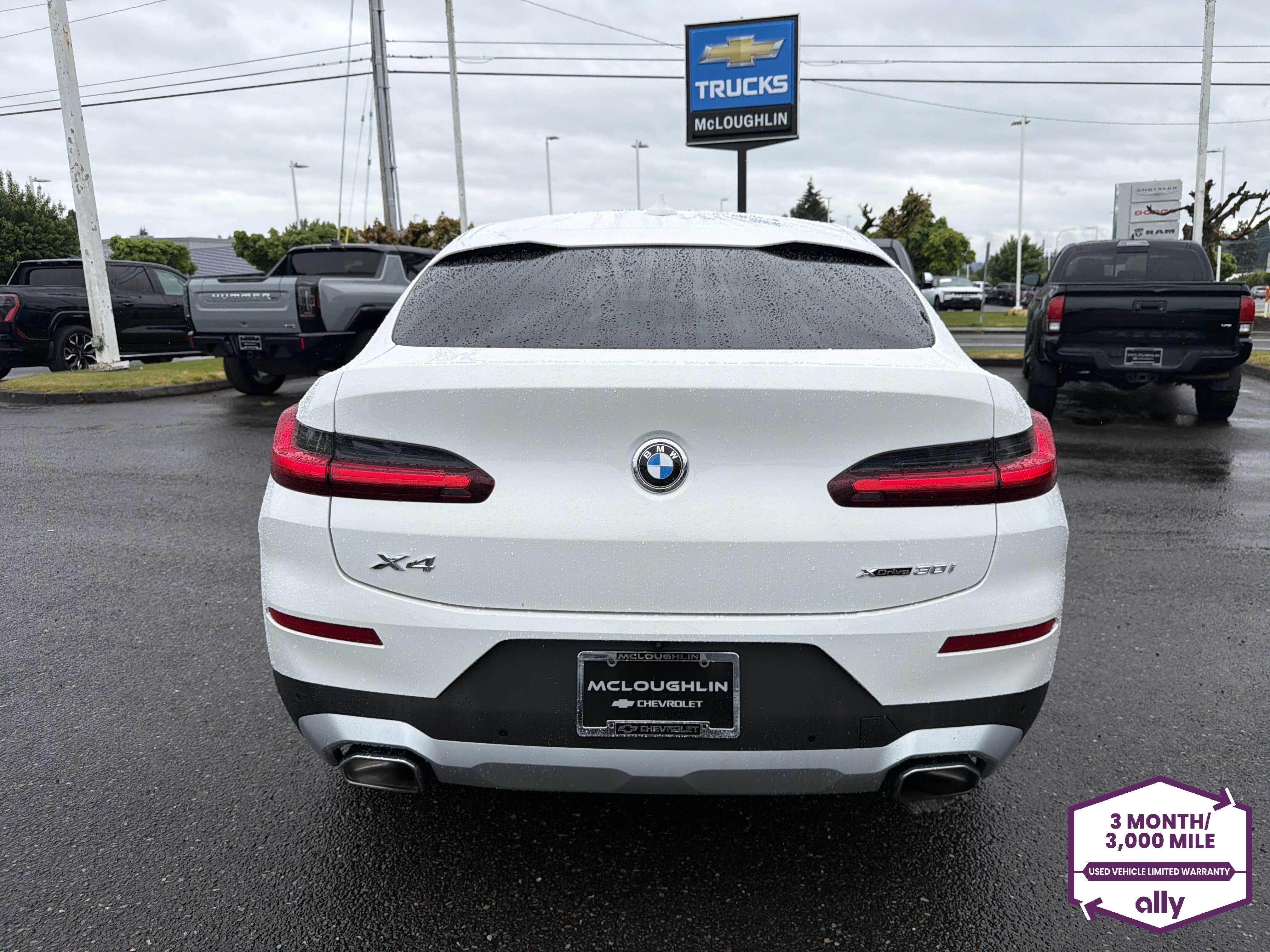 Used 2025 BMW X4 xDrive30i AWD/4WD image 4
