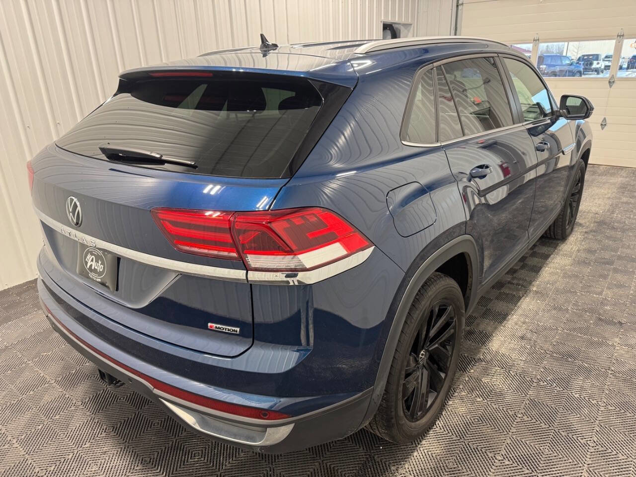 Used 2022 Volkswagen Atlas Cross Sport SE image 4