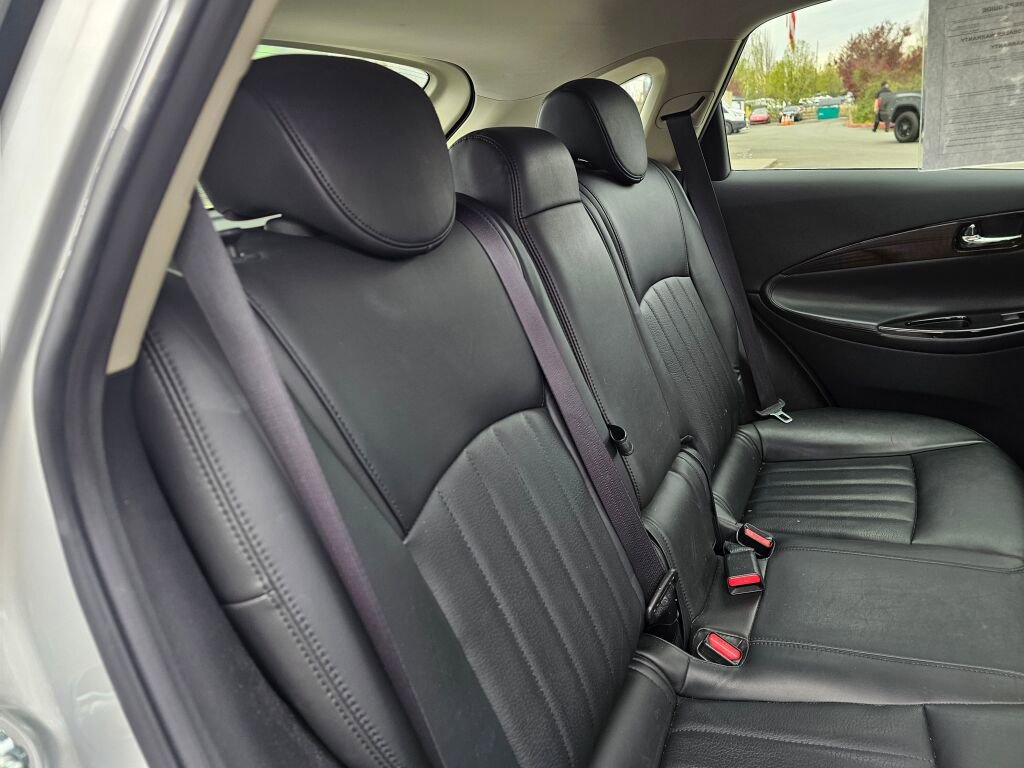 Used 2016 INFINITI QX50 AWD w/ Premium Plus Package image 17