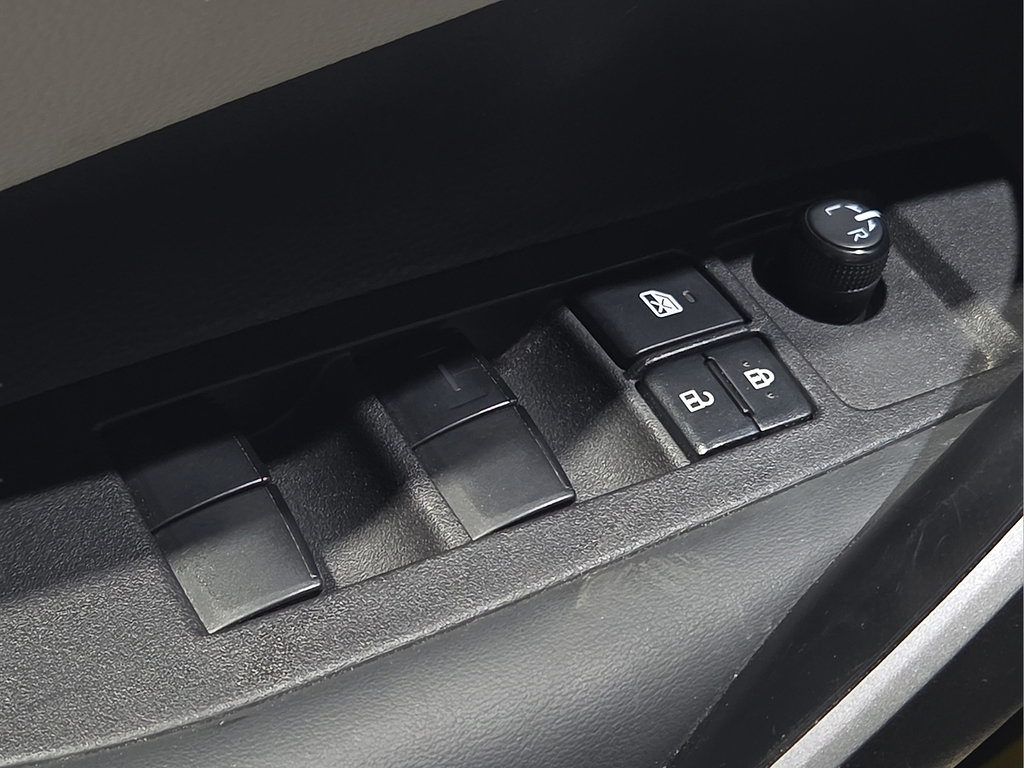 Certified 2025 Toyota Corolla SE FWD image 18